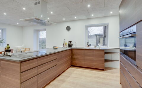 Christiern - 4.5Km from the Sea: Pavimentazione, Interior Design, Pavimento In Legno, Pavimento, Legna, Controsoffitto, Cucina, Mobilia, Cabinetry, Soffitto