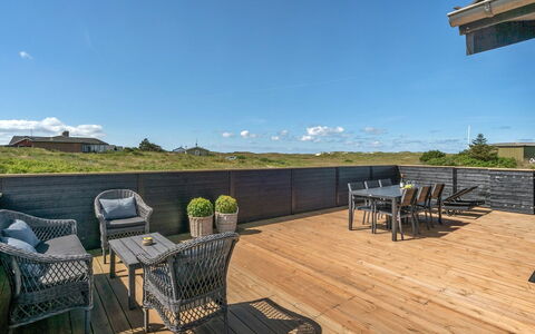 Ortwin - 300M from the Sea: Erba, Casa, Tetto, Casa, Villetta, Arbusto, Lotto, Area Rurale, Agriturismo, Groundcover