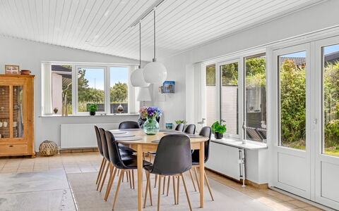 Kita - 500M from the Sea: Interior Design, Pavimentazione, Mobilia, Legna, Pavimento, Soffitto, Pavimento In Legno, Cucina & Sala Da Pranzo Tavolo, Casa, Sala Da Pranzo