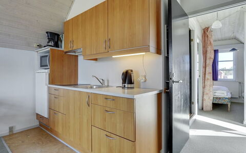 Otto - 2.3Km from the Sea: Pavimentazione, Legna, Interior Design, Pavimento, Lavello, Soffitto, Mobilia, Idraulico Fixture, Cucina, Rubinetto