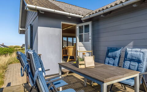Gertraud - 500M from the Sea: Appartamento, Shade, Balcone, Sedia, Recinzione, Mobili Da Esterno, Alluminio, Erba Sintetica