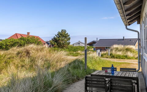 Gertraud - 500M from the Sea: Appartamento, Shade, Balcone, Sedia, Recinzione, Mobili Da Esterno, Alluminio, Erba Sintetica