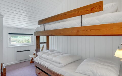 Thera - 2.8Km from the Sea: Letto, Legna, Camera Da Letto, Soffitto, Interior Design, Pavimento, Pavimentazione, Letto A Castello, Bedding, Lenzuolo