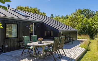 Laerke - 1.8Km from the Sea