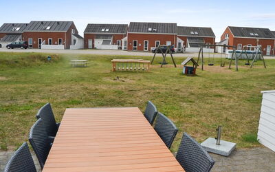 Silja - 2.3Km from the Sea