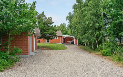 Gwen - 2.7Km from the Sea: Albero, Casa, Zona Residenziale, Casa, Arbusto, Tetto, Villetta, Lotto, Area Rurale