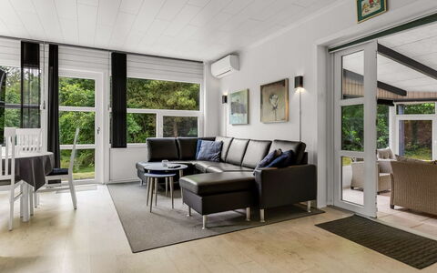 Gwen - 2.7Km from the Sea: Interior Design, Mobilia, Pavimentazione, Pavimento, Divano, Soffitto, Legna, Soggiorno, Camera, Casa