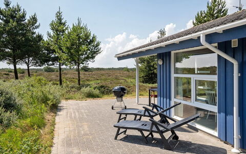 Dorti - 3Km from the Sea: Arbusto, Urban Design, Groundcover, Brick, Appartamento, Estate, Muratura, Balcone, Landscaping