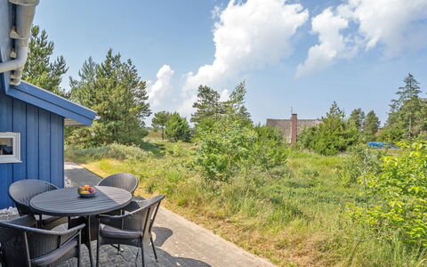 Dorti - 3Km from the Sea: Arbusto, Urban Design, Groundcover, Brick, Appartamento, Estate, Muratura, Balcone, Landscaping