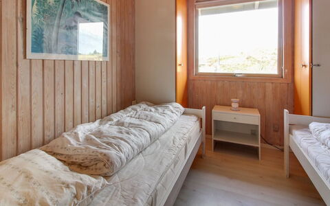 Elsa - 700M from the Sea: Camera Da Letto, Parete, Letto, Legna, Pavimento, Pavimentazione, Lenzuolo, Interior Design, Bedding, Soffitto