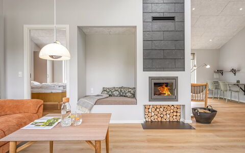 Alena - 1Km from the Sea: Mobilia, Interior Design, Pavimentazione, Pavimento, Parete, Legna, Pavimento In Legno, Soffitto, Focolare, Soggiorno