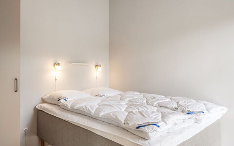 Alena - 1Km from the Sea: Camera Da Letto, Letto, Bedding, Lenzuolo, Biancheria, Telaio Del Letto, Pavimento, Soffitto, Camera, Materasso