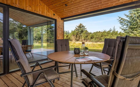 Alena - 1Km from the Sea: Legna, Mobilia, Casa, Latifoglie, Villetta, Edifici Giardino, Portico, Log Cabin, Sedia, Color Legno