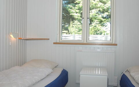 Laurin - 600M from the Sea: Legna, Interior Design, Pavimentazione, Pavimento, Camera Da Letto, Letto, Camera, Lenzuolo, Soffitto, Bedding
