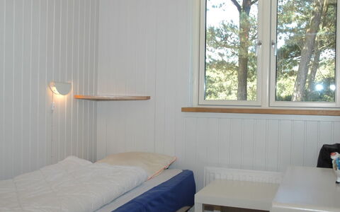 Laurin - 600M from the Sea: Legna, Pavimentazione, Interior Design, Pavimento, Camera Da Letto, Soffitto, Letto, Camera, Lenzuolo, Bedding