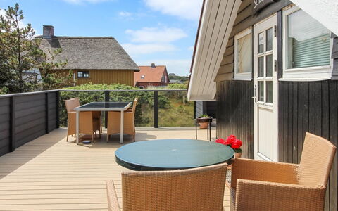 Josie - 200M from the Sea: Erba, Casa, Tetto, Casa, Villetta, Arbusto, Lotto, Area Rurale, Agriturismo, Groundcover