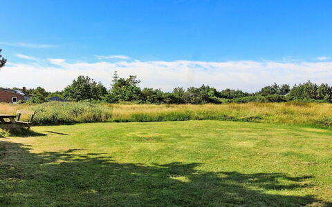 Alaia - 1Km from the Sea: Arbusto, Urban Design, Groundcover, Brick, Appartamento, Estate, Muratura, Balcone, Landscaping
