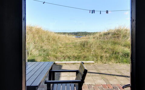 Lykke - 800M from the Sea: Arbusto, Urban Design, Groundcover, Brick, Appartamento, Estate, Muratura, Balcone, Landscaping