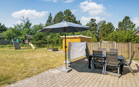 Yardila - 1.5Km from the Sea: Shade, Lotto, Mobili Da Esterno, Mobilia, Giardino, Sedia, Landscaping, Backyard, Ombrello, Deck