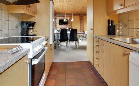 Andriana - 600M from the Sea: Tetto, Casa, Casa, Villetta, Raccordo, Estate, Driveway, Edifici Giardino, Cortile, Capannone