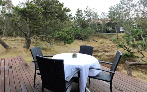 Glady - 500M from the Sea: Mobilia, Mobili Da Esterno, Sedia, Tavolo, Tavolo Esterno, Shade, Latifoglie, Cucina & Sala Da Pranzo Tavolo, Giardino, Deck