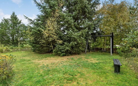 Arnelung - 1.9Km from the Sea: Arbusto, Urban Design, Groundcover, Brick, Appartamento, Estate, Muratura, Balcone, Landscaping