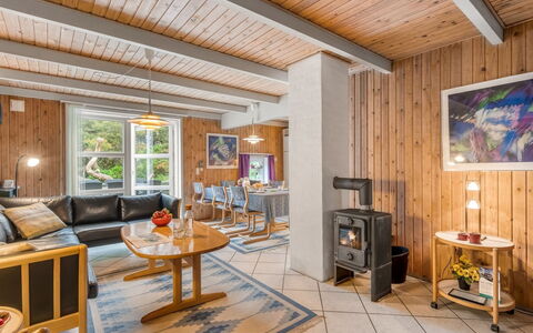 Urda - 1Km from the Sea: Legna, Soffitto, Casa, Mobilia, Camera, Villetta, Log Cabin, Sedia, Latifoglie, Soggiorno