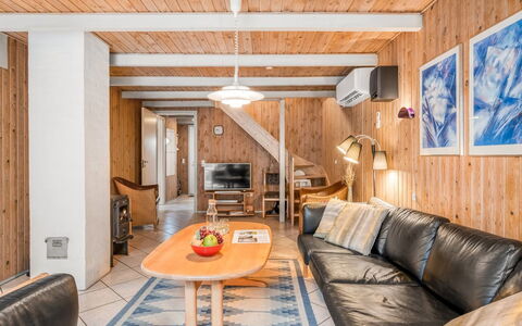 Urda - 1Km from the Sea: Legna, Soffitto, Mobilia, Casa, Camera, Latifoglie, Soggiorno, Log Cabin, Villetta, Sedia