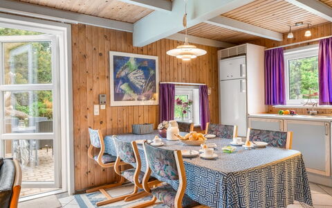 Urda - 1Km from the Sea: Mobilia, Interior Design, Legna, Soffitto, Pavimentazione, Sedia, Pavimento, Tavolo, Sala Da Pranzo, Cucina & Sala Da Pranzo Tavolo