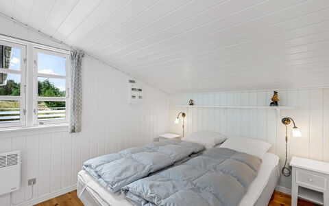 Dortea - 600M from the Sea: Legna, Soffitto, Camera Da Letto, Plank, Latifoglie, Letto, Bedding, Pavimento In Legno, Design, Telaio Del Letto
