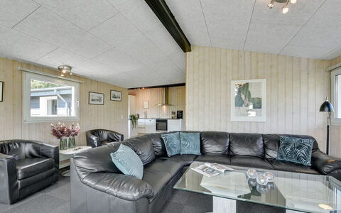 Jess - from the Sea: Soffitto, Interior Design, Mobilia, Pavimentazione, Pavimento, Camera, Divano, Soggiorno, Lampada