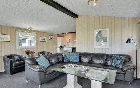 Jess - from the Sea: Soffitto, Legna, Mobilia, Interior Design, Pavimentazione, Pavimento, Divano, Casa, Camera, Soggiorno