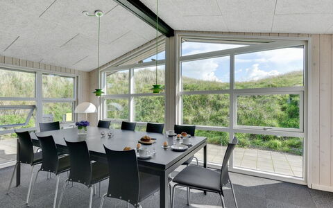 Jess - from the Sea: Mobilia, Sedia, Soffitto, Interior Design, Cucina & Sala Da Pranzo Tavolo, Pavimentazione, Sala Da Pranzo, Bicchiere, Lampada, Shade