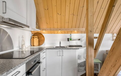 Klimentina - 150M from the Sea: Pavimentazione, Legna, Interior Design, Cucina, Pavimento, Soffitto, Controsoffitto, Pavimento In Legno, Attico, Appartamento