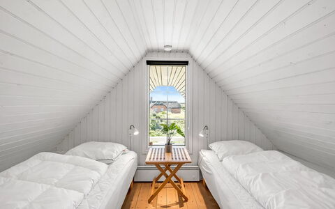 Klimentina - 150M from the Sea: Legna, Soffitto, Pavimento, Pavimentazione, Interior Design, Camera Da Letto, Latifoglie, Color Legno, Letto, Attico