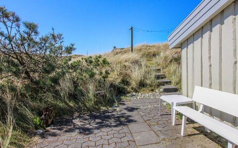Gundine - from the Sea: Arbusto, Urban Design, Groundcover, Brick, Appartamento, Estate, Muratura, Balcone, Landscaping