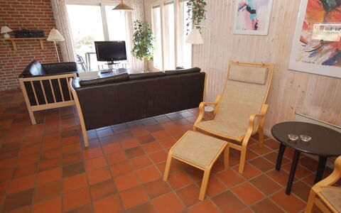 Riborg - from the Sea: Mobilia, Pavimentazione, Pavimento, Legna, Interior Design, Sedia, Pavimento In Legno, Camera, Color Legno, Soggiorno