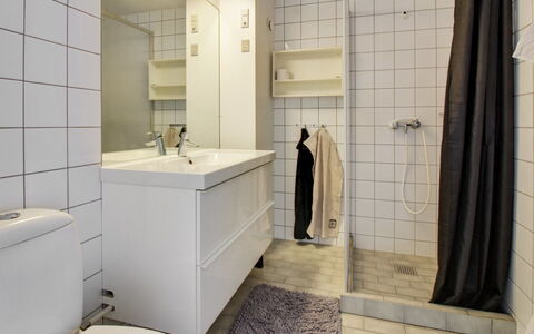 Pavlinka - 200M from the Sea: Pavimentazione, Idraulico Fixture, Bagno, Parete, Pavimento, Interior Design, Lavandino Del Bagno, Gabinetto, Lavello, Idraulico