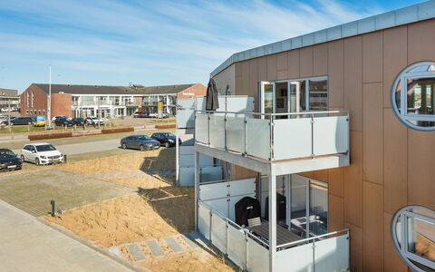 Aiana - 250M from the Sea: Architettura, Zona Residenziale, Urban Design, Materiale Composito, Appartamento, Balcone, Shade, Calcestruzzo, Illuminazione Diurna