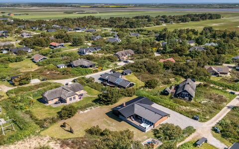 Bela - from the Sea: Tetto, Paesaggio, Casa, Lotto, Plain, Area Rurale, Villetta, Estate, Campo, Villaggio