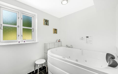 Urte - from the Sea: Pavimentazione, Interior Design, Idraulico Fixture, Vasca Da Bagno, Pavimento, Soffitto, Bagno, Casa, Idraulico, Camera