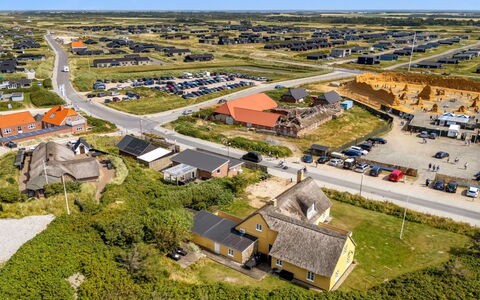 Urte - from the Sea: Visione Globale, Zona Residenziale, Fotografia Aerea, Paesaggio, Lotto, Tetto, Plain, Sobborgo, Area Rurale, Urban Design