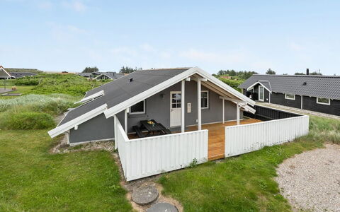 Solbritt - 330M to the Fjord: Arbusto, Urban Design, Groundcover, Brick, Appartamento, Estate, Muratura, Balcone, Landscaping