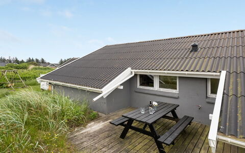 Solbritt - 330M to the Fjord: Arbusto, Urban Design, Groundcover, Brick, Appartamento, Estate, Muratura, Balcone, Landscaping