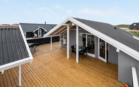 Solbritt - 330M to the Fjord: Arbusto, Urban Design, Groundcover, Brick, Appartamento, Estate, Muratura, Balcone, Landscaping
