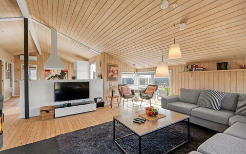 Hjalma - from the Sea: Interior Design, Legna, Soffitto, Pavimentazione, Divano, Mobilia, Pavimento, Soggiorno, Camera, Pavimento In Legno