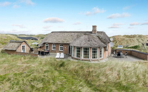 Aslaug - 500M from the Sea: Legna, Tetto, Architettura, Casa, Casa, Villetta, Raccordo, Latifoglie, Pendenza, Estate