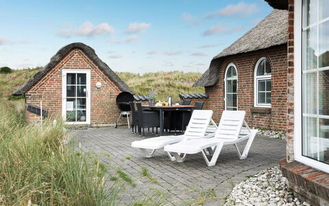 Aslaug - 500M from the Sea: Legna, Tetto, Architettura, Casa, Casa, Villetta, Raccordo, Latifoglie, Pendenza, Estate