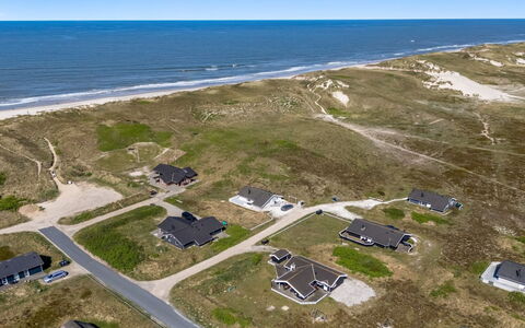 Sylta - from the Sea: Arbusto, Urban Design, Groundcover, Brick, Appartamento, Estate, Muratura, Balcone, Landscaping