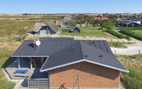 Sorella - 800M from the Sea: Casa, Tetto, Casa, Villetta, Capannone, Edifici Giardino, Raccordo, Cortile, Log Cabin, Capanna